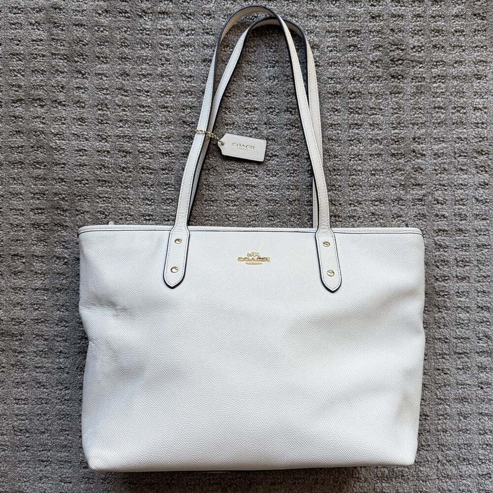 Coach City Zip Tote White Crossgrain Leather Handbag